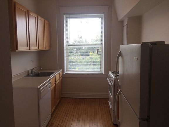 5th image of 3800 N Wilton Ave APT 3S