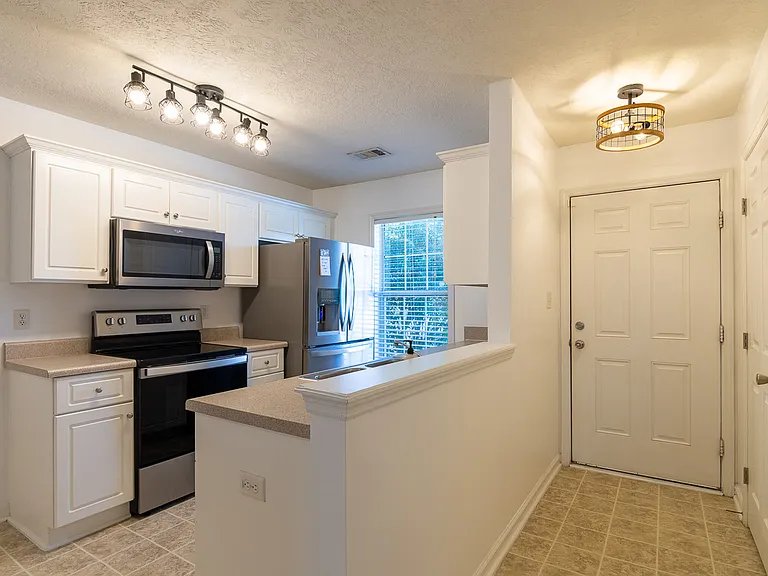 5281 Aruba Cir — Photo 3