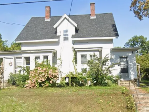 7 Pleasant St, Ware, MA 01082