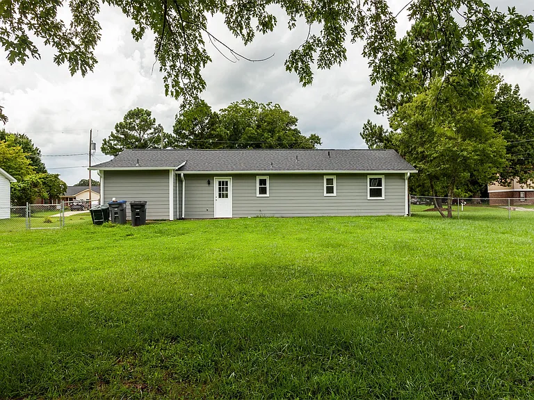 1309 Sportsman Trl — Photo 22