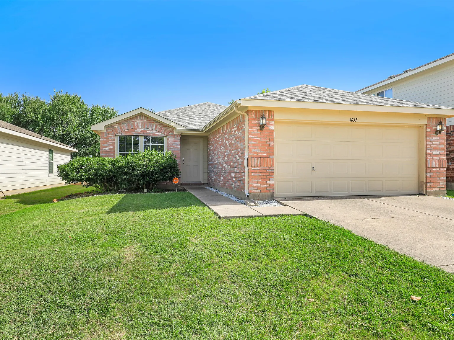 3 bed, 1388 sqft, $1,850 — Photo 2