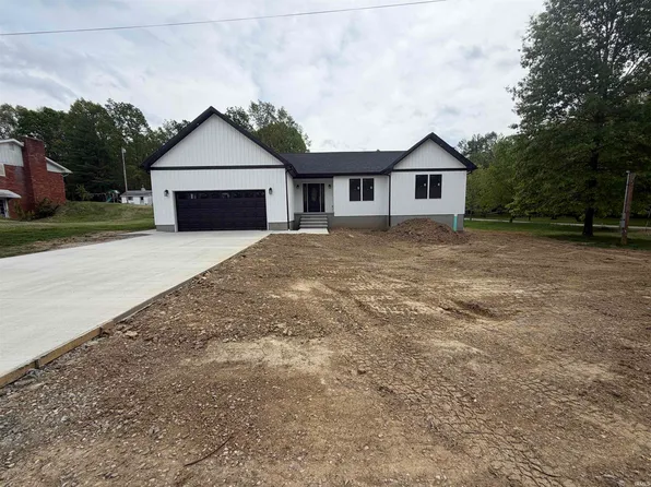 922 Russell Rd, Chandler, IN 47610