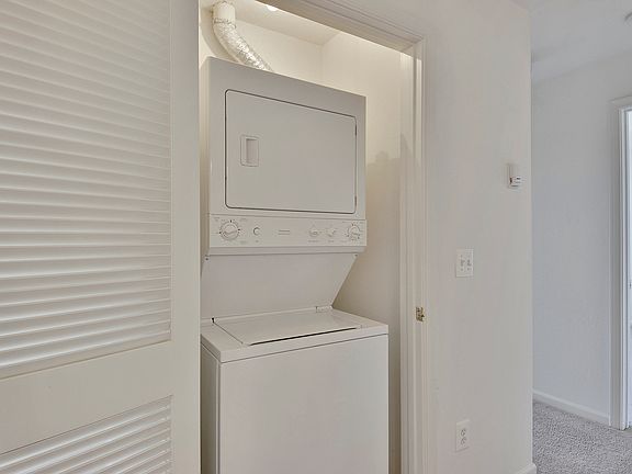 5th image of 44340 Tillman Ter #401