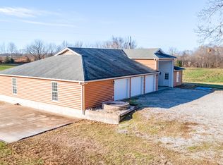 6026 Buzzard Creek Rd, Cedar Hill, TN 37032