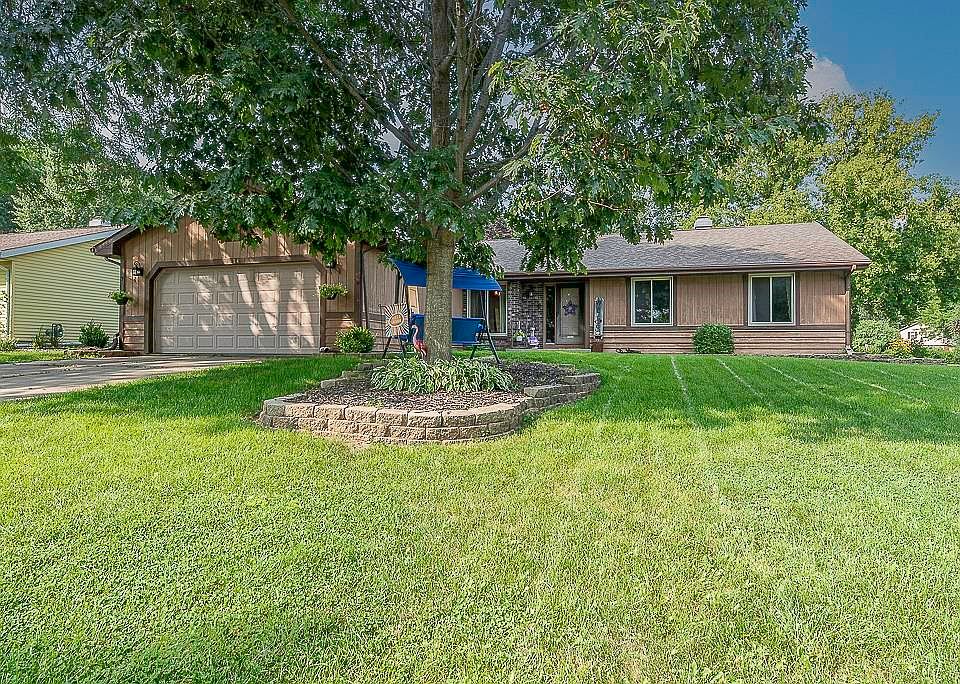 1st image of 1534 Royal Oaks Dr