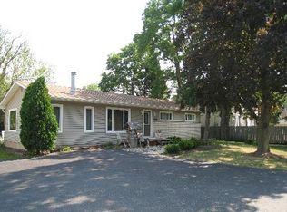 27W750 Roosevelt Rd, Winfield, IL 60190