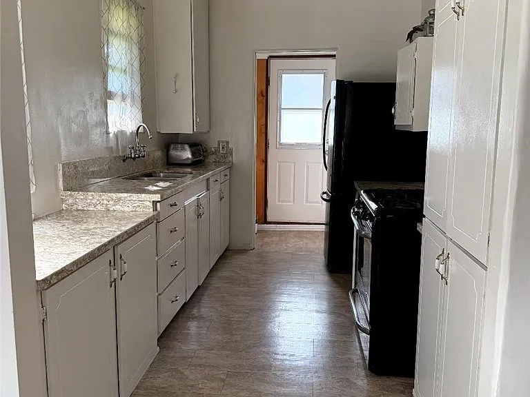 7429 Hesperia Ave — Photo 7