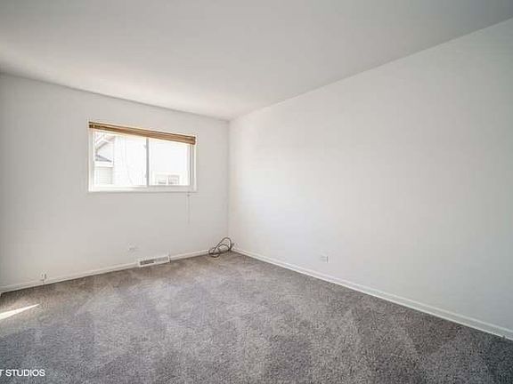4th image of 9098 W Emerson St