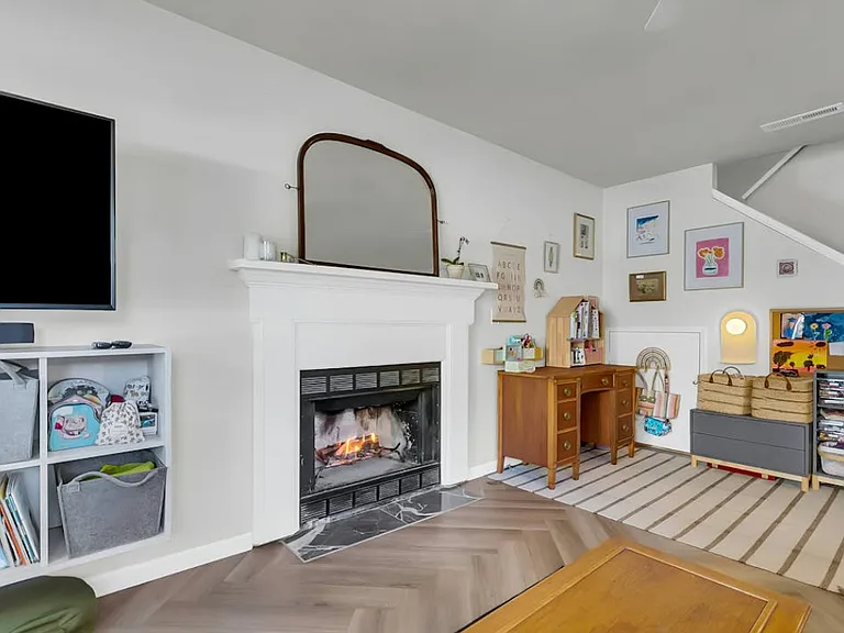 1030 Planters Pl — Photo 6