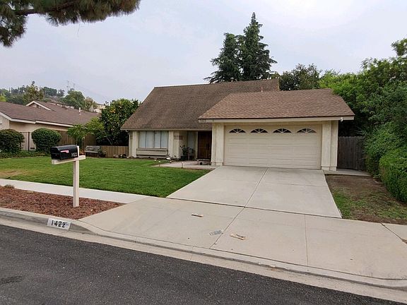 2nd image of 1422 Calle De Oro