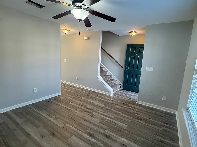 1916 Shaylin Loop — Photo 10