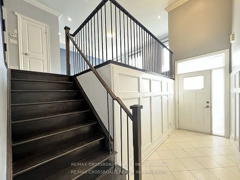 45 Plowman Ln — Photo 2