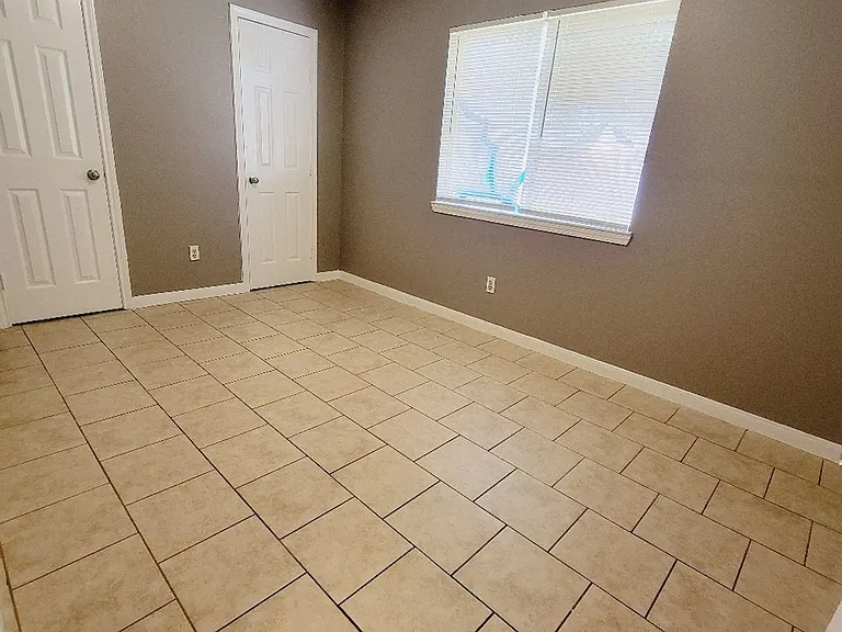 8607 Crystal Cove Cir — Photo 10