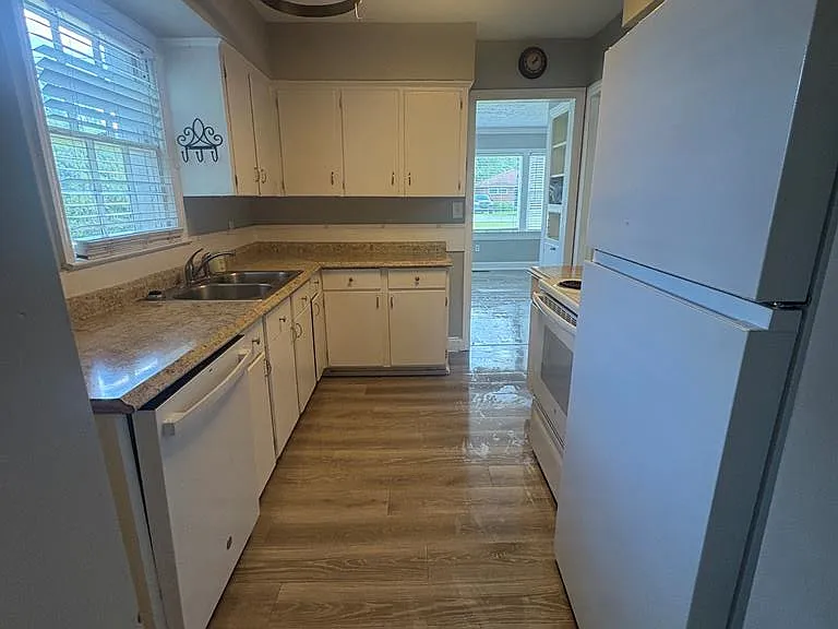 3927 Austin Dr — Photo 8