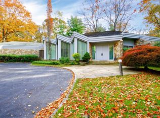 7 Pin Oak Ct, Glen Head, NY 11545