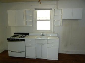 3rd image of 872 Franklin St