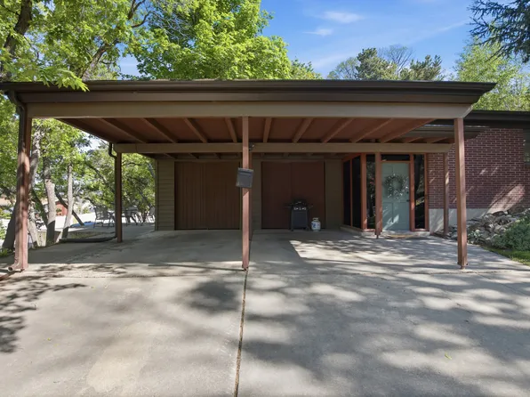 2915 E La Joya Dr S, Salt Lake City, UT 84124