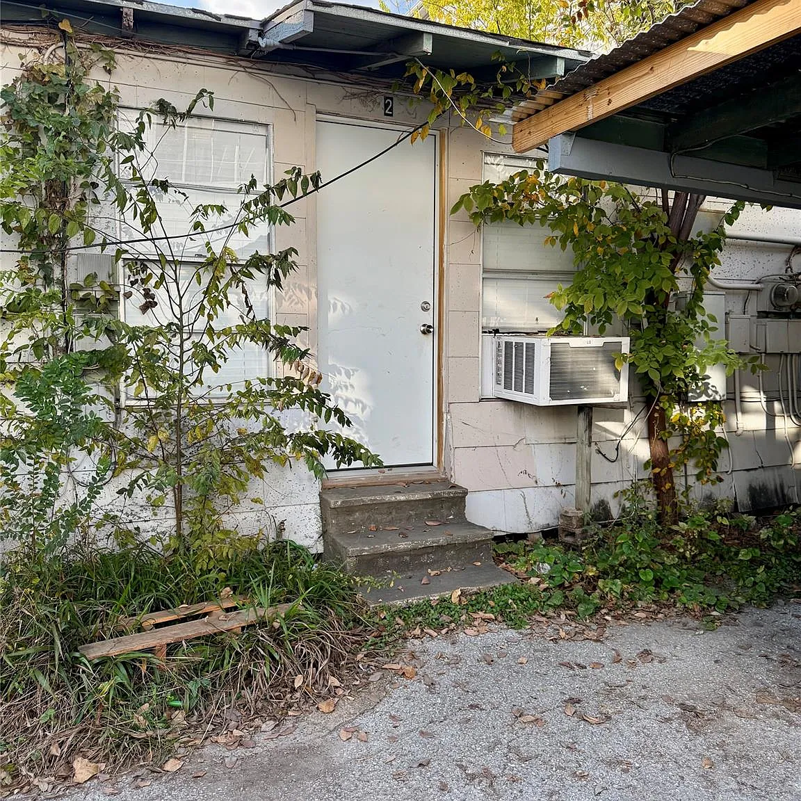 1 bed, 1.0 bath, 450 sqft, $975 — Photo 1
