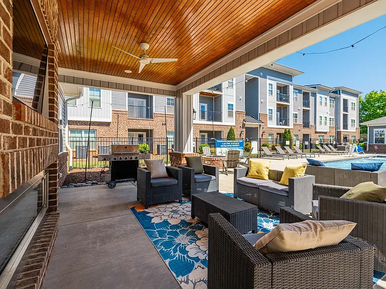 Grand Oaks Apartments — Photo 34