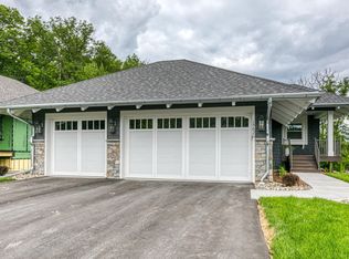 5295 Upland Ln N, Plymouth, MN 55446