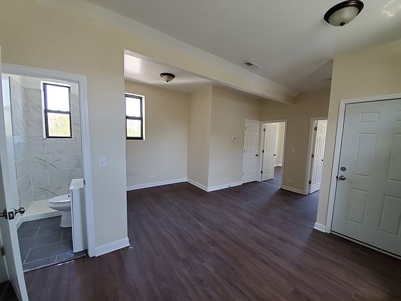 3rd image of 3042 W Cullerton St #3R