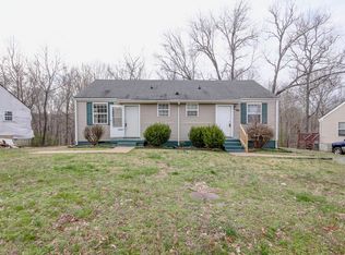 930 Woody Hills Dr, Clarksville, TN 37040