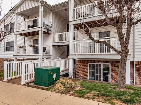 2562 Coppergate Square Dr APT B, Saint Louis, MO 63129