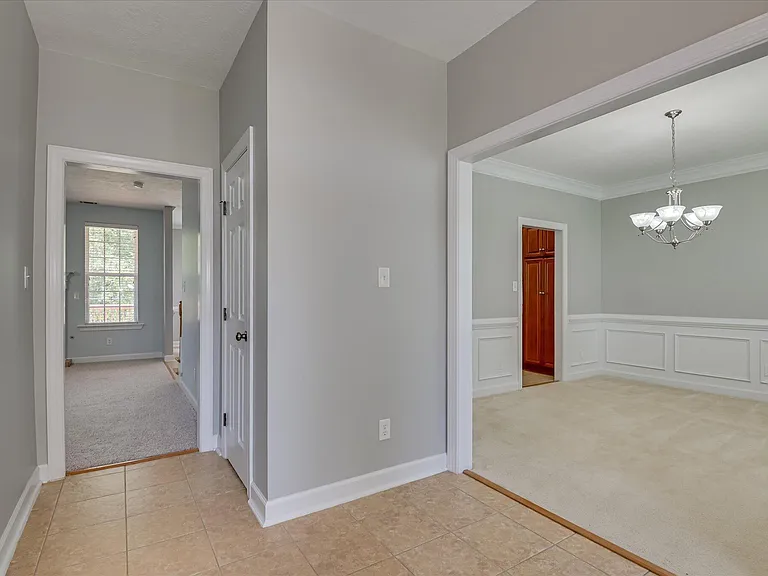 158 Kenilworth Dr — Photo 5