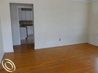 5th image of 23457 Hughes Ave