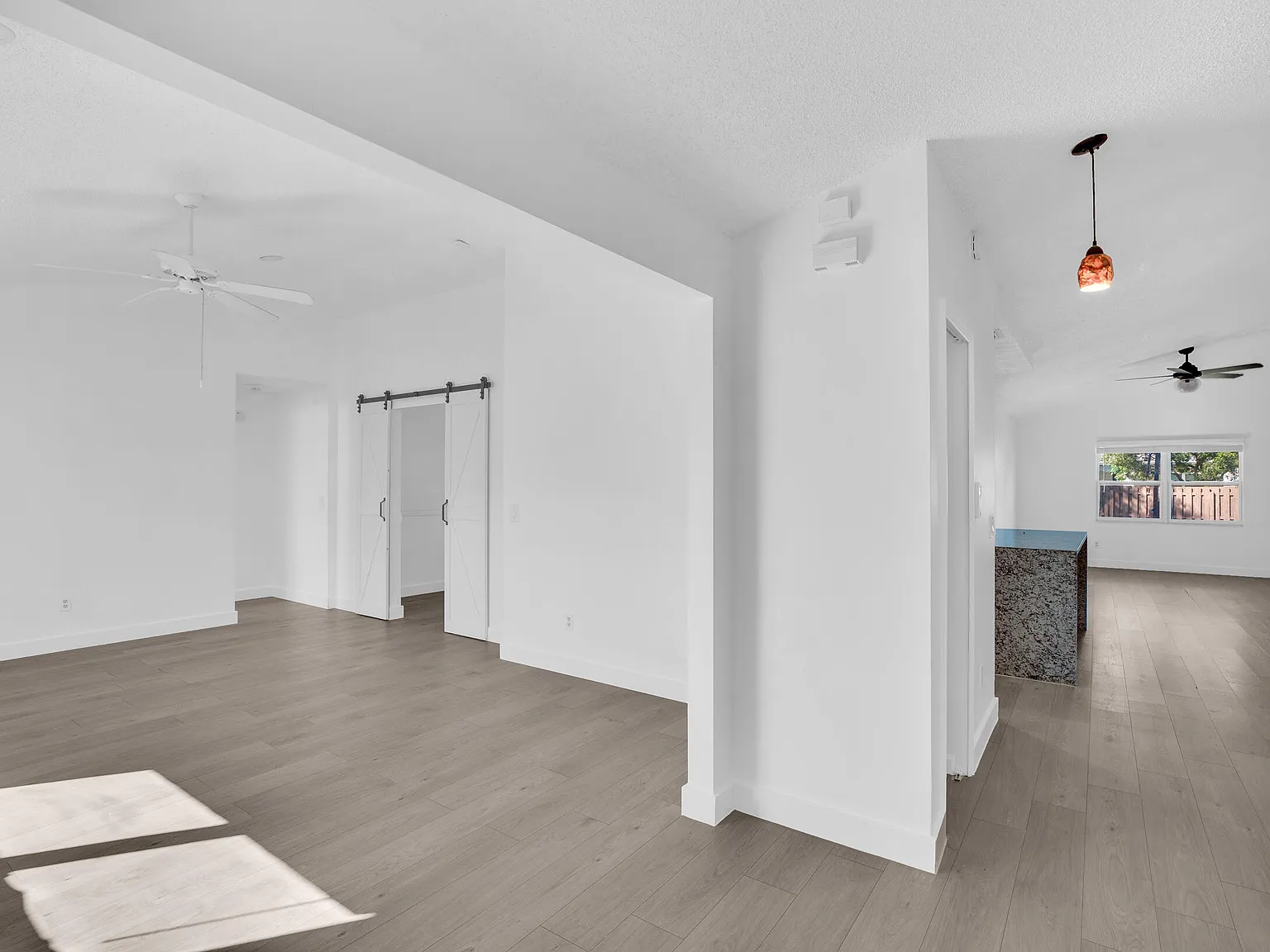 4 bed, 2.0 bath, 1734 sqft, $2,995 — Photo 3