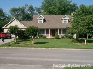 3917 Stonebridge Dr, Powell, TN 37849
