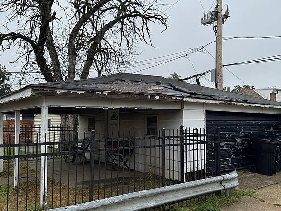 4th image of 8641 S May St