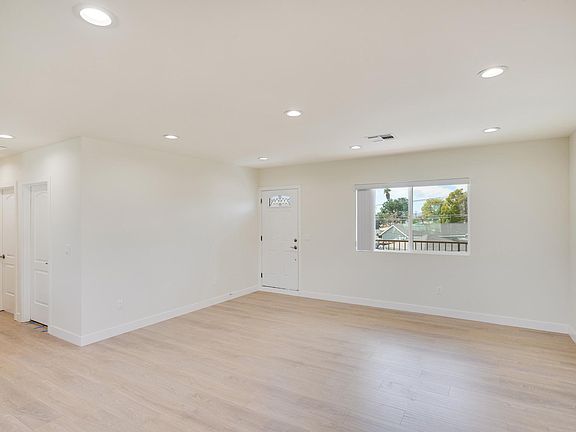5th image of 7839 Wilkinson Ave