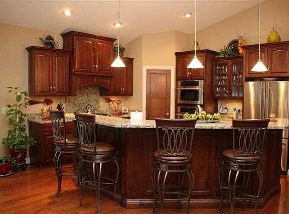 4th image of 10 College Hill Cir
