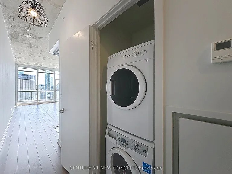 210 Simcoe St #1909 — Photo 10