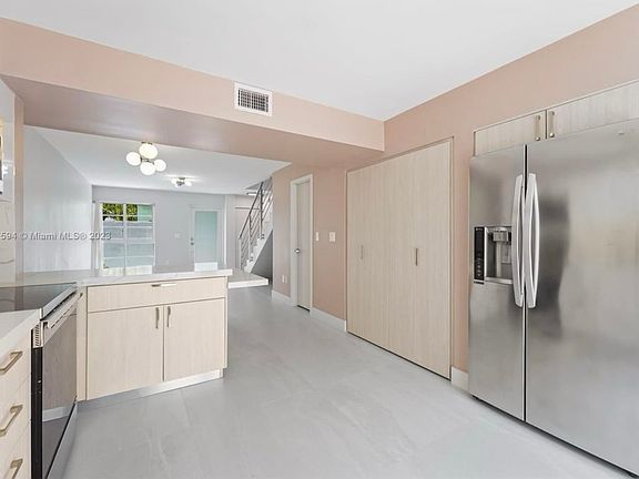 5th image of 619 Michigan Ave APT 4