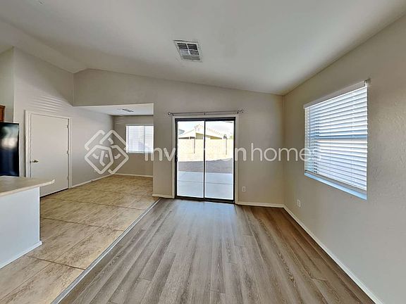 5th image of 5720 S 32nd Ave