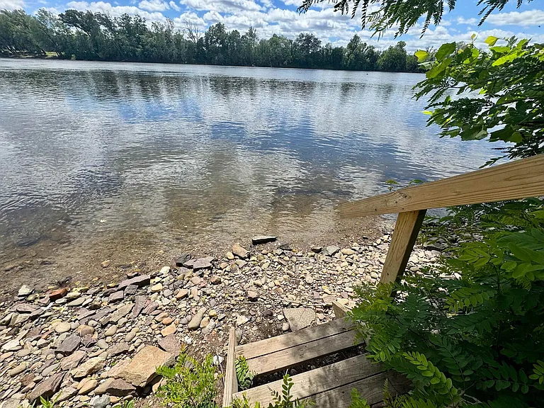 River Dr — Photo 79