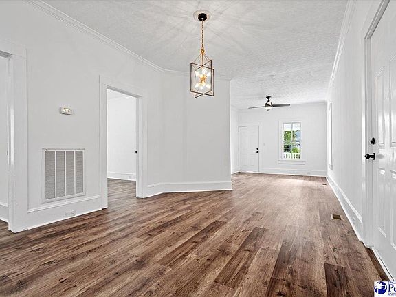 5th image of 326 Marlboro Ave