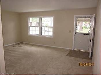 3rd image of 1413 Roosevelt Blvd
