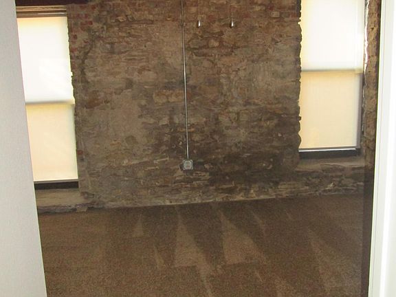 4th image of 401 Delaware St APT 2