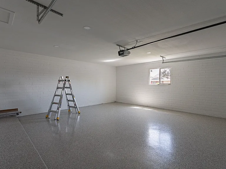102 E Santa Cruz Dr — Photo 19