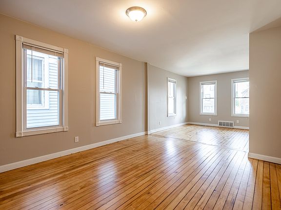 5th image of 3710 E Plankinton Ave