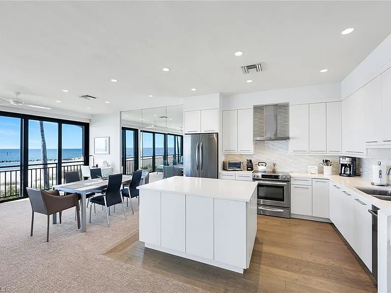 2211 Gulf Shore Blvd N #C4 — Photo 7