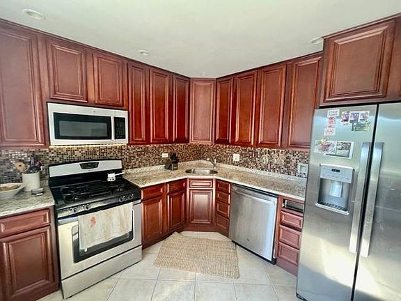 2nd image of 8152 Elmwood Ave APT 101