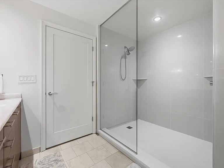 10700 NE 4th St #1006 — Photo 16