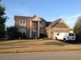 235 Saint James Pkwy, Sugar Grove, IL 60554