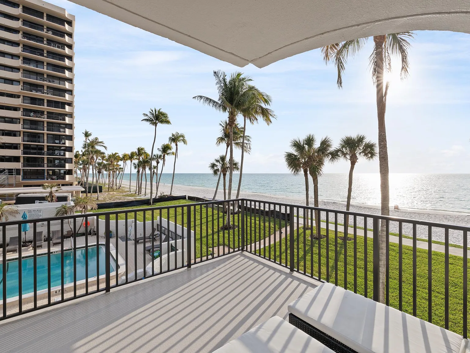 4005 Gulf Shore Blvd N — Photo 1