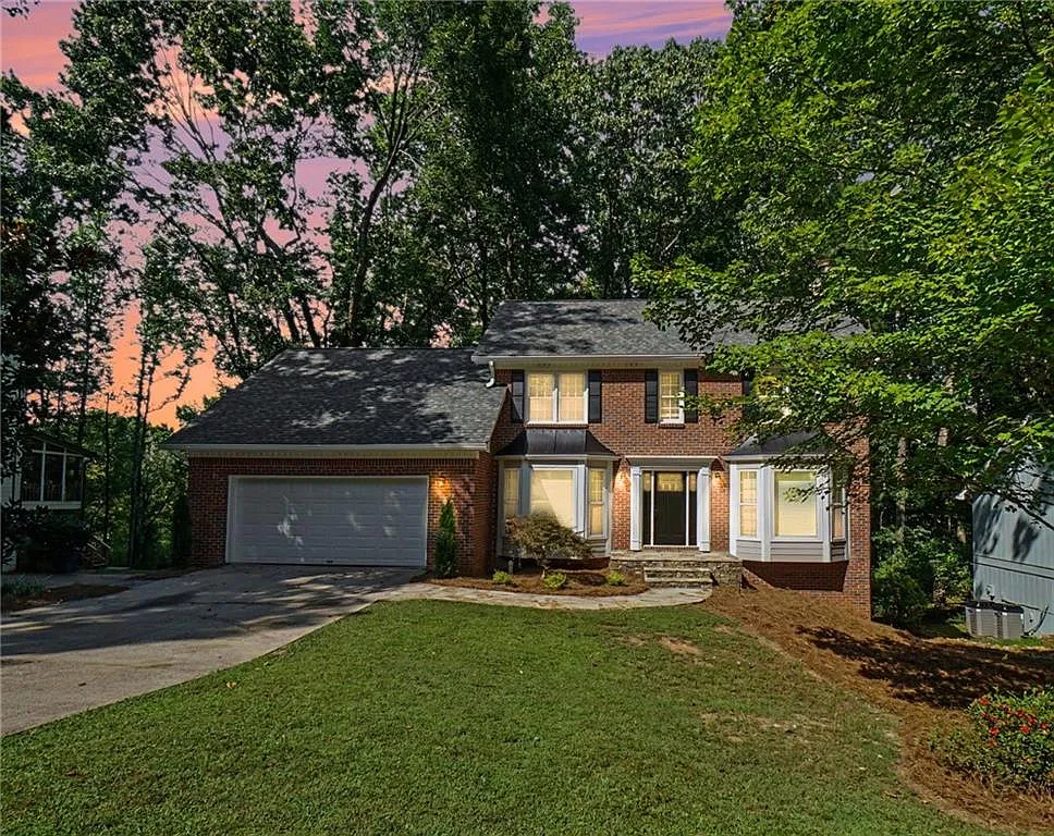 5 bed, 3.5 bath, 3221 sqft, $4,600 — Photo 1