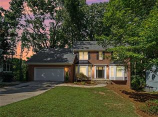 8541 Birch Hollow Dr, Roswell, GA 30076